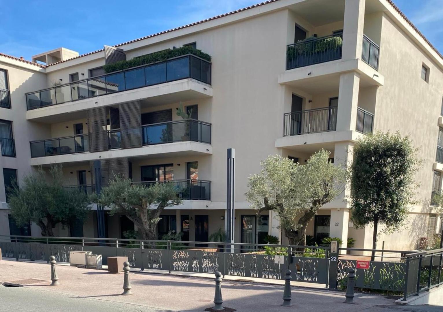 סן טרופז Exclusive Resort Apartments With Parking מראה חיצוני תמונה