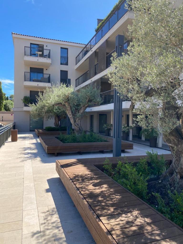 סן טרופז Exclusive Resort Apartments With Parking מראה חיצוני תמונה
